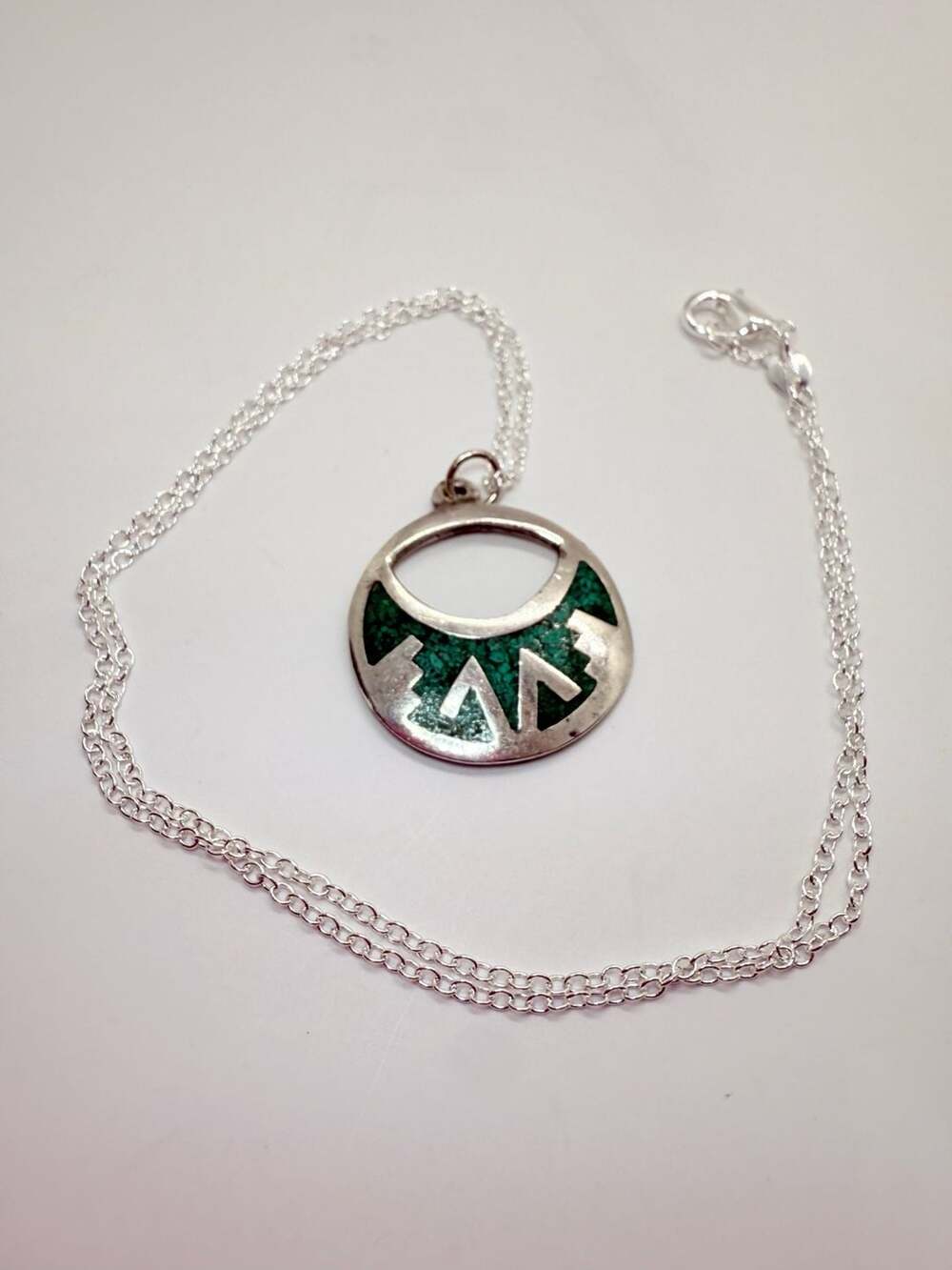 Sterling Silver Malachite Chip Inlay Pendant Necklace